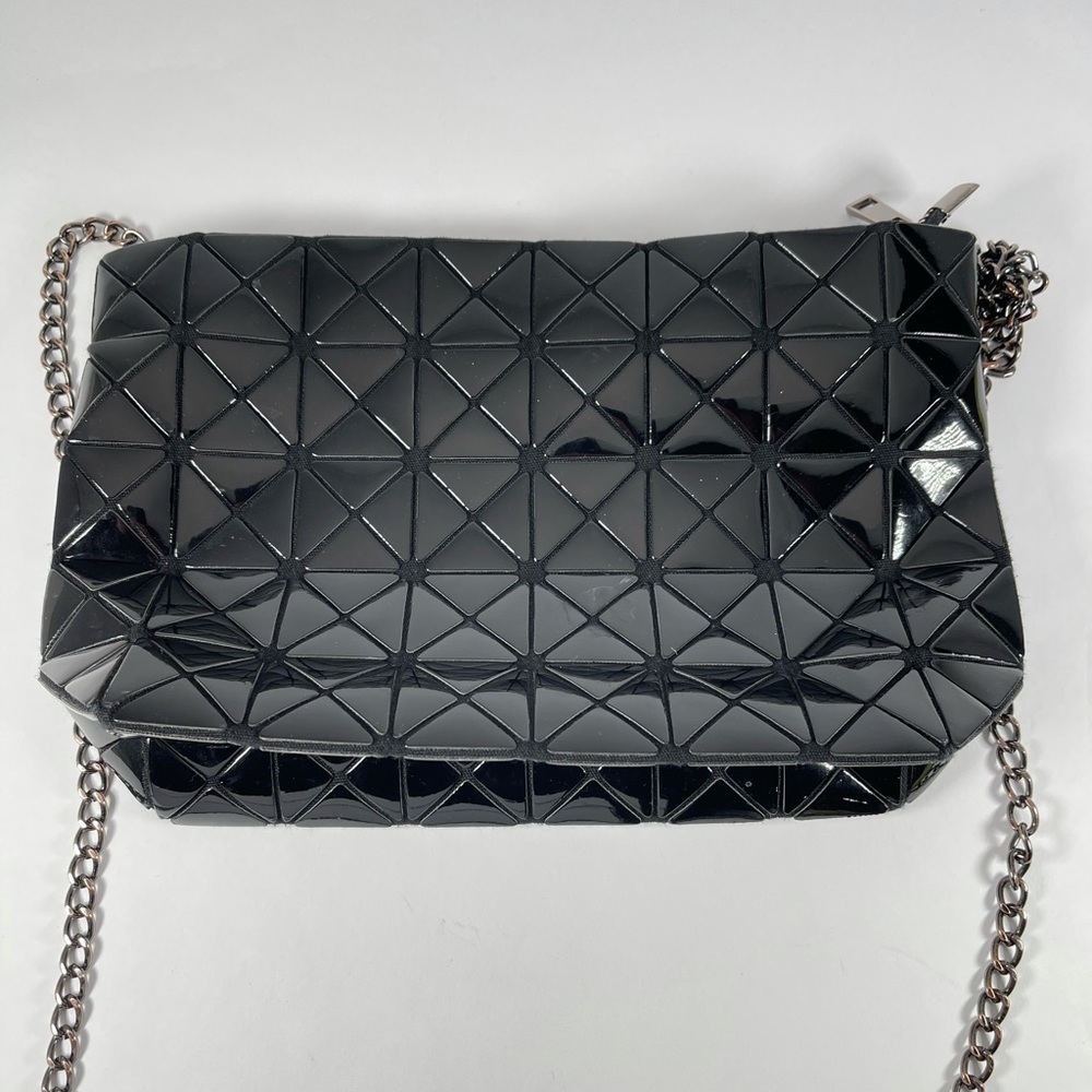 Geometric crossbody or clutch